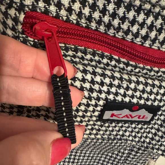 KAVU HOUNDSTOOTH CROSSBODY BAG #Y - Picture 5 of 8